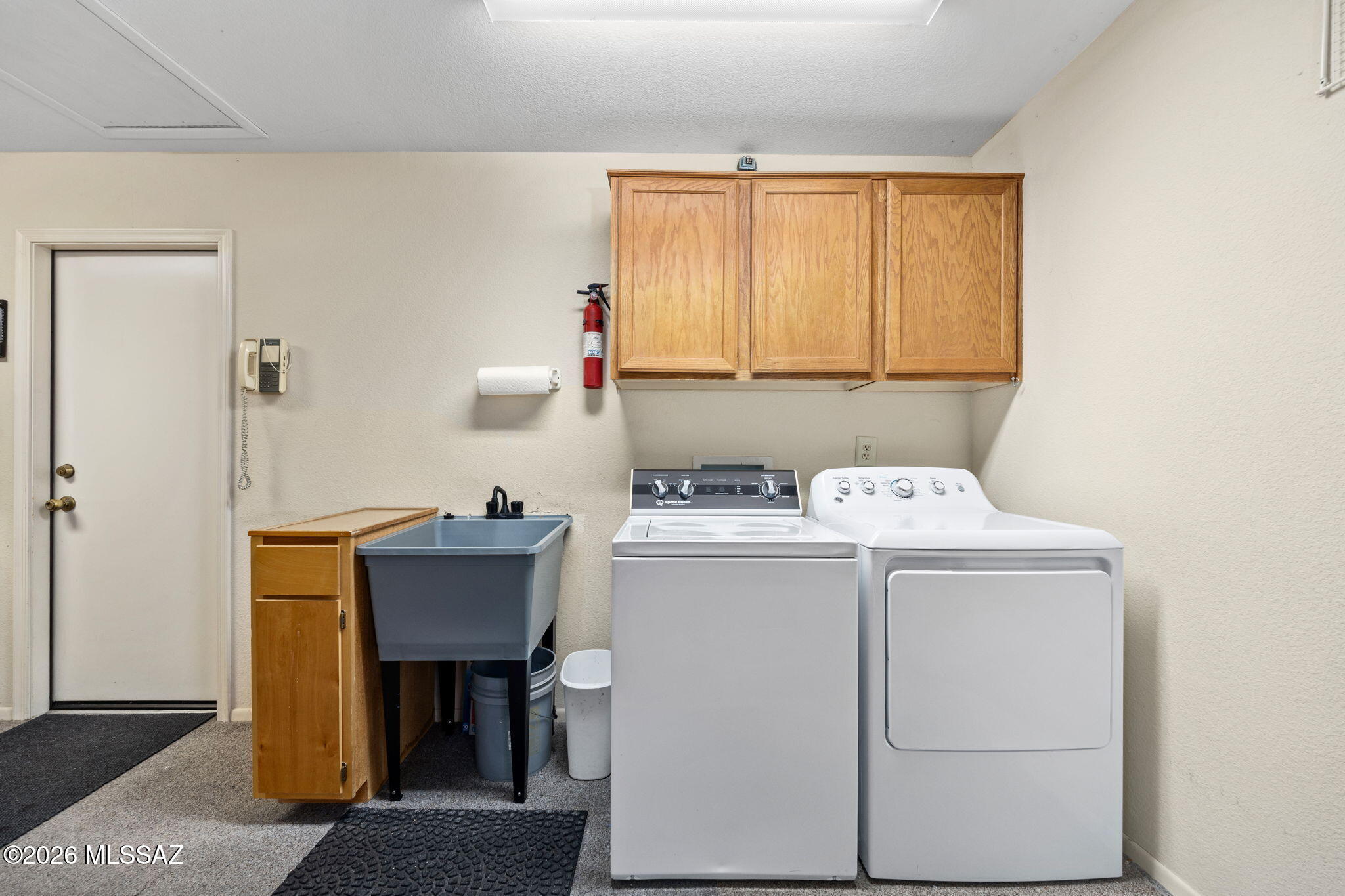 1029 East Rising Sun Drive Oro Valley, AZ 85755 - Photo 31 of 51 LAUNDRY W/ SINK