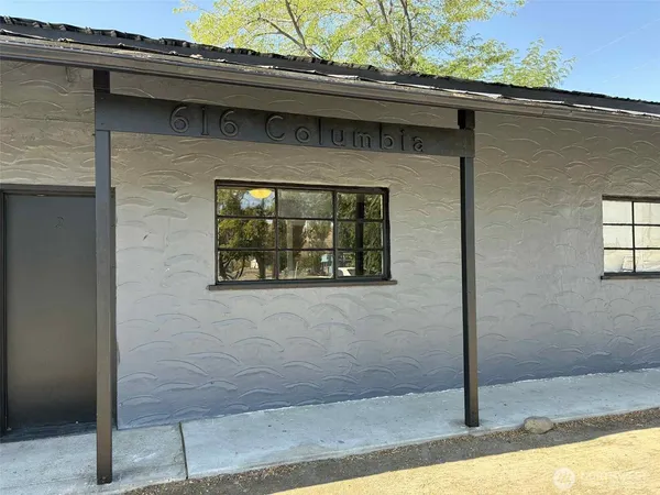 $525,000 | 616 Columbia Avenue, Bridgeport, WA 98813