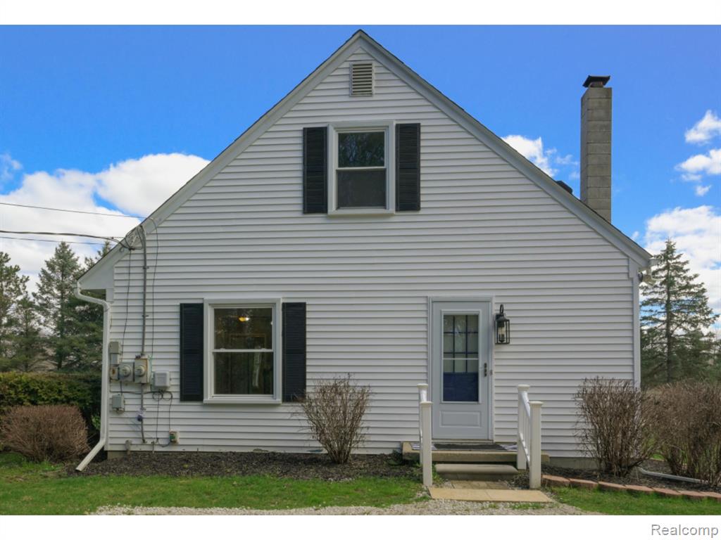 20660 Armada Ridge Road Armada, MI 48005 - Photo 4 of 30