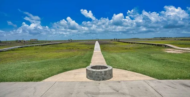 $898,862 | 2028 County Road 201, Sargent, TX 77414