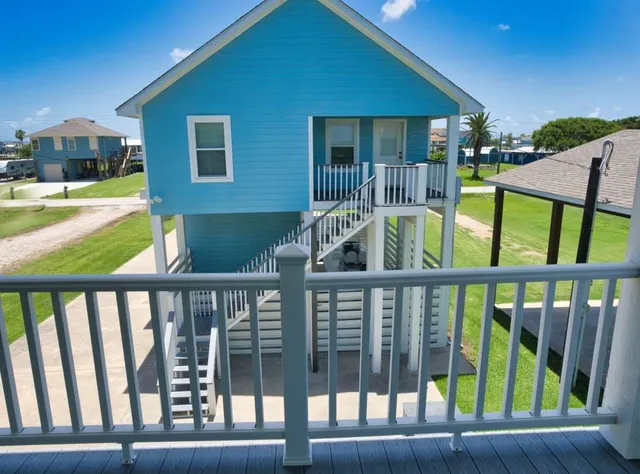 $898,862 | 2028 County Road 201, Sargent, TX 77414