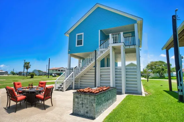 $898,862 | 2028 County Road 201, Sargent, TX 77414