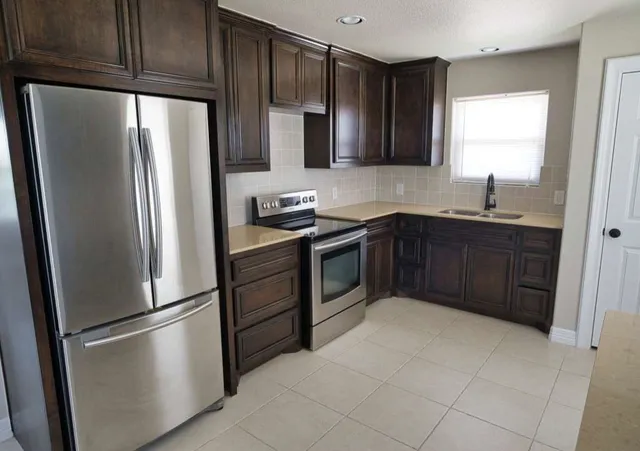 $898,862 | 2028 County Road 201, Sargent, TX 77414