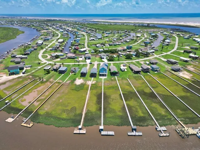 $898,862 | 2028 County Road 201, Sargent, TX 77414