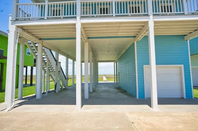 $898,862 | 2028 County Road 201, Sargent, TX 77414