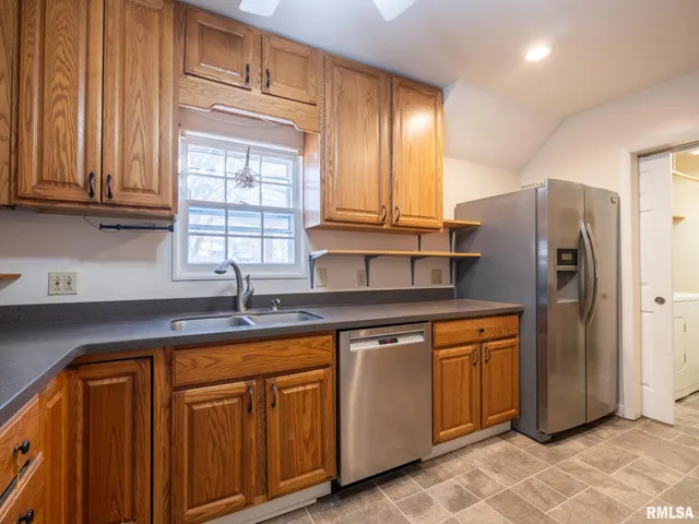 $269,000 | 1704 East Terrace View Lane, Peoria Heights, IL 61616