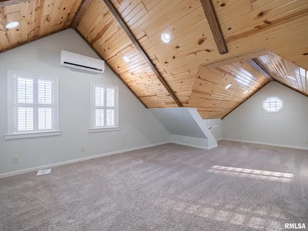 $239,900 | 1704 East Terrace View Lane, Peoria Heights, IL 61616