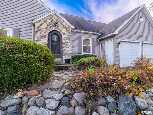 $239,900 | 1704 East Terrace View Lane, Peoria Heights, IL 61616