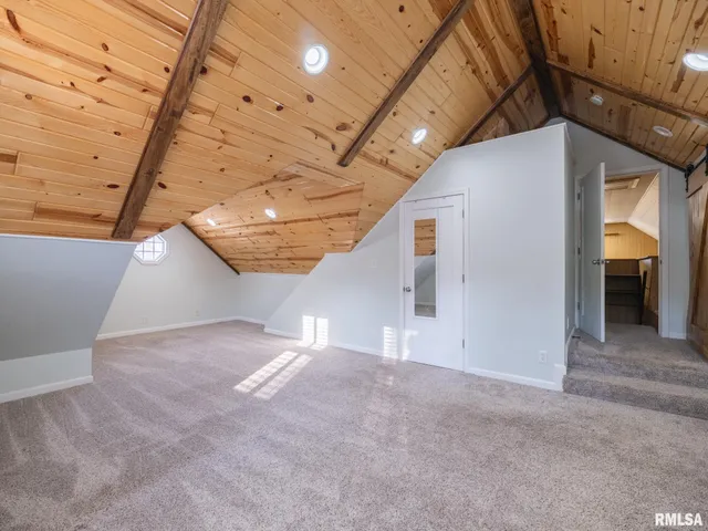 $269,000 | 1704 East Terrace View Lane, Peoria Heights, IL 61616