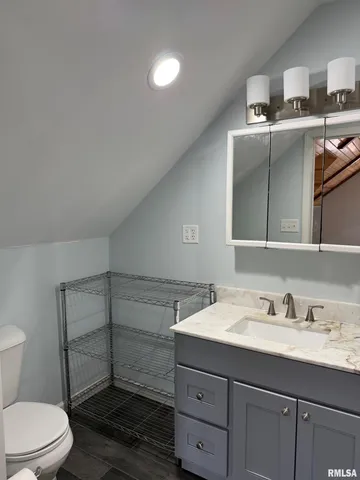 $266,900 | 1704 East Terrace View Lane, Peoria Heights, IL 61616