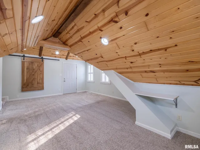 $269,000 | 1704 East Terrace View Lane, Peoria Heights, IL 61616