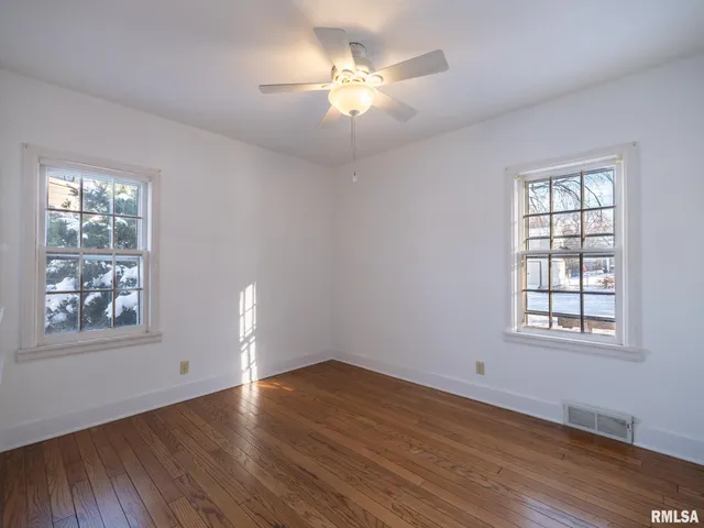 $269,000 | 1704 East Terrace View Lane, Peoria Heights, IL 61616