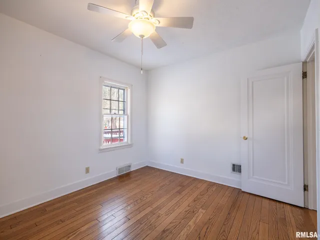 $269,000 | 1704 East Terrace View Lane, Peoria Heights, IL 61616