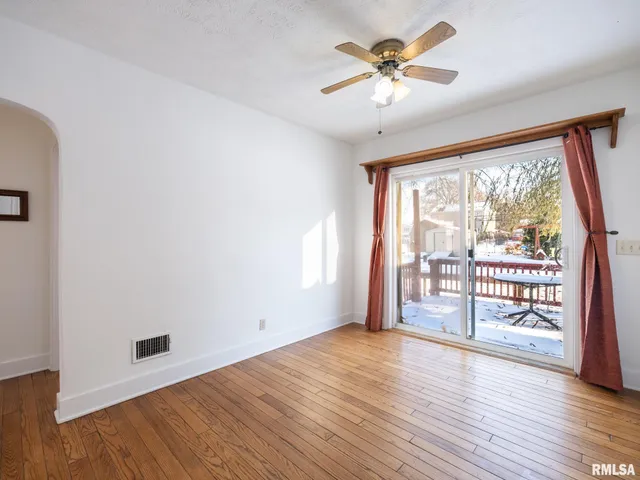 $269,000 | 1704 East Terrace View Lane, Peoria Heights, IL 61616