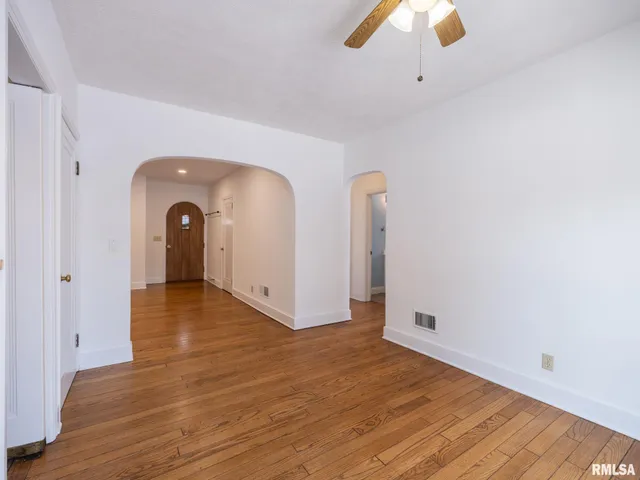 $266,900 | 1704 East Terrace View Lane, Peoria Heights, IL 61616