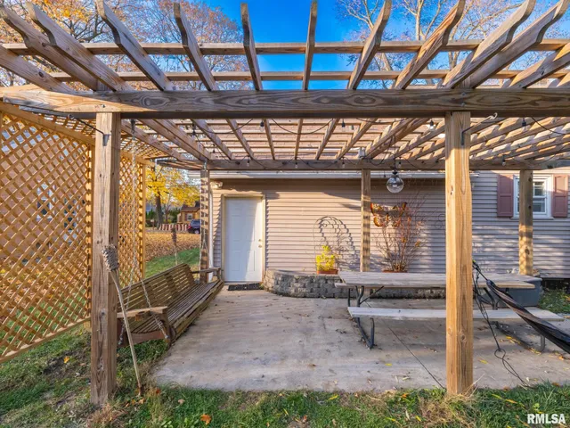 $266,900 | 1704 East Terrace View Lane, Peoria Heights, IL 61616