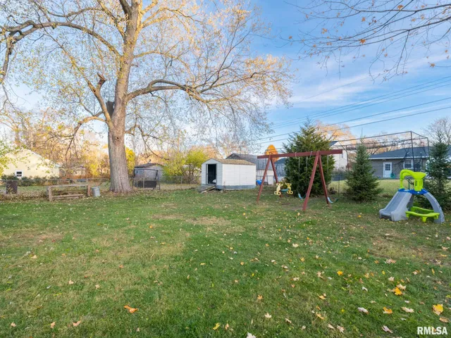 $269,000 | 1704 East Terrace View Lane, Peoria Heights, IL 61616