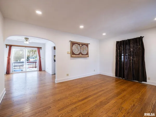 $239,900 | 1704 East Terrace View Lane, Peoria Heights, IL 61616