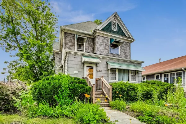 $299,900 | 3428 East Avenue, Berwyn, IL 60402