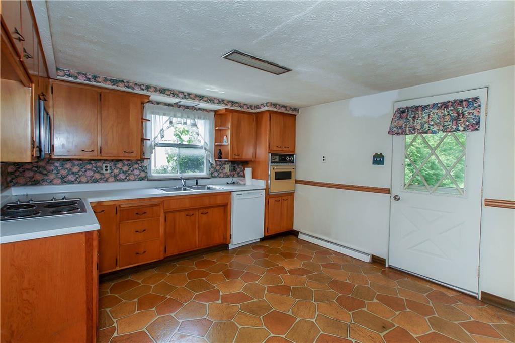 2672 Morgantown Road Uniontown, PA 15401 - Photo 2 of 10