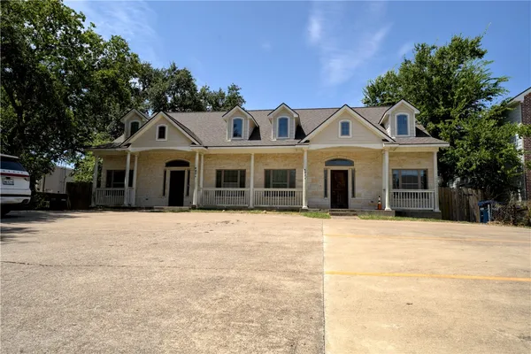 $3,400 | 402 Nimitz Street, Unit A, College Station, TX 77840