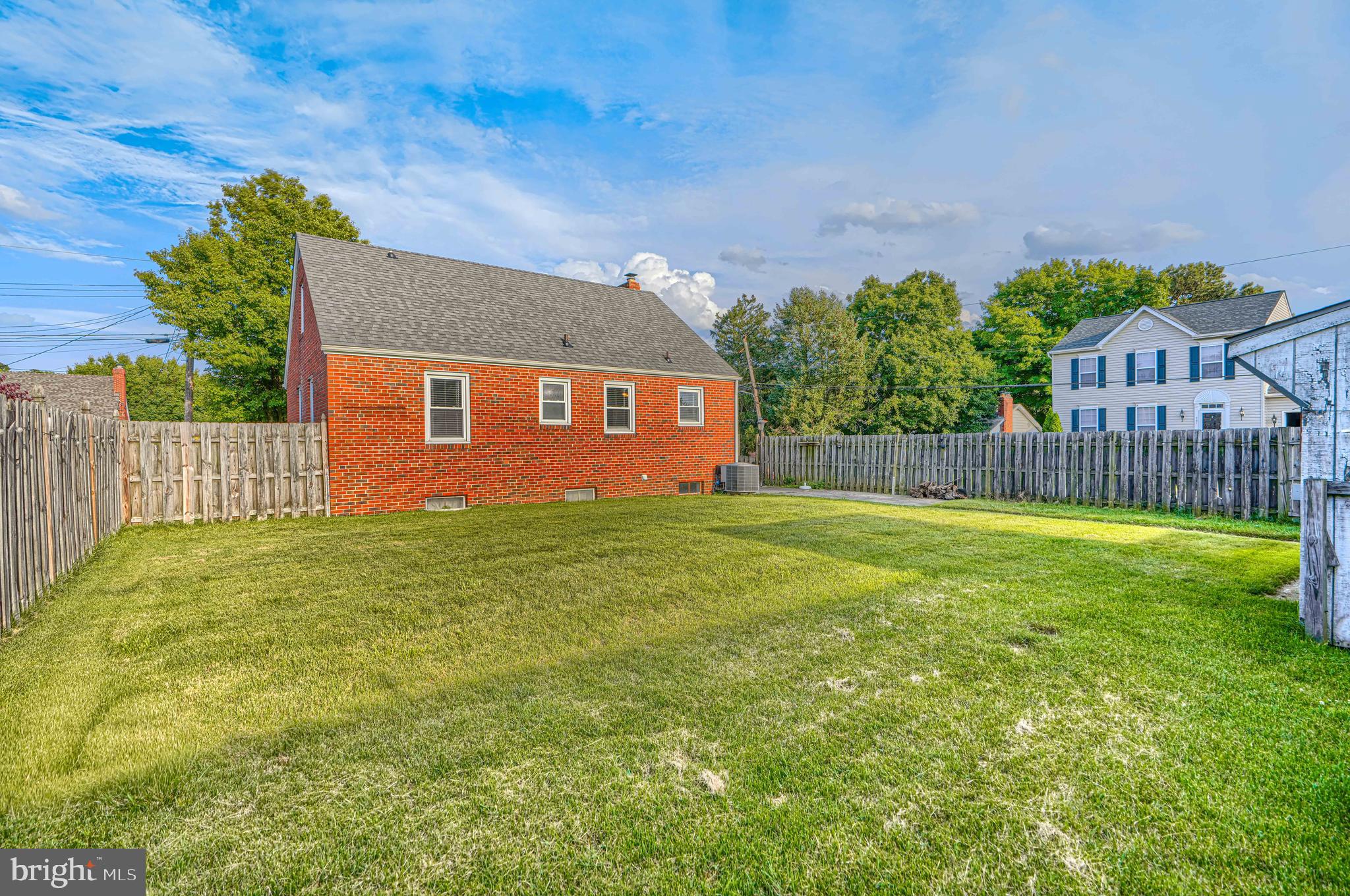 400 Celeste Avenue Baltimore, MD 21221 - Photo 32 of 37