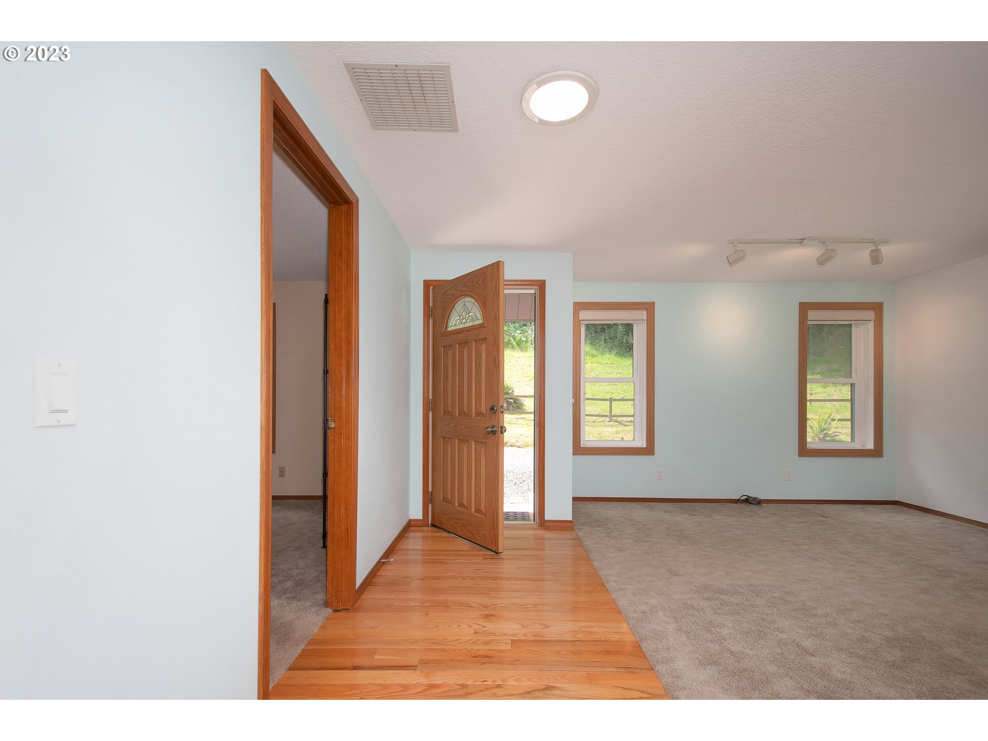 29210 Dutch Canyon Road Scappoose, OR 97056 - Photo 4 of 47 Gallery Image 4