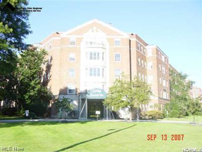 13800 Fairhill Road, Unit 320 Shaker Heights, OH 44120 - Photo 1 of 1
