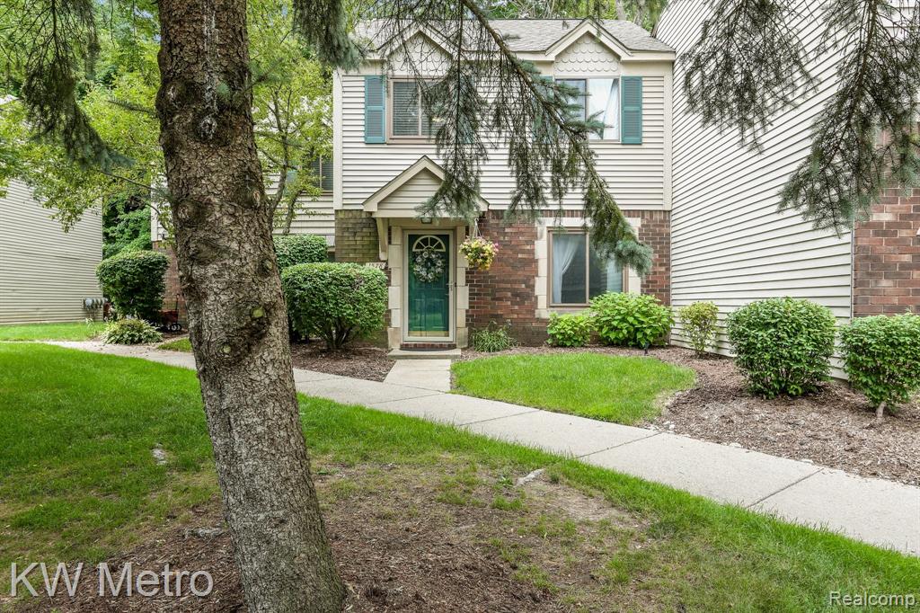 1578 Streamwood Court Rochester Hills, MI 48307 - Photo 1 of 19