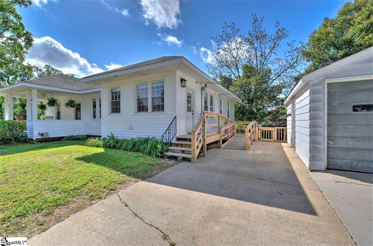 2 Crest Street Lyman, SC 29365 - Photo 5 of 32 Gallery Image 5