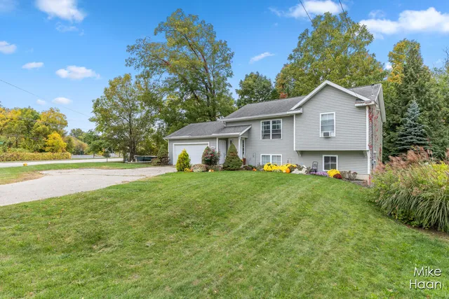 $355,000 | 6487 36th Avenue, Hudsonville, MI 49426