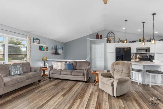 $355,000 | 6487 36th Avenue, Hudsonville, MI 49426