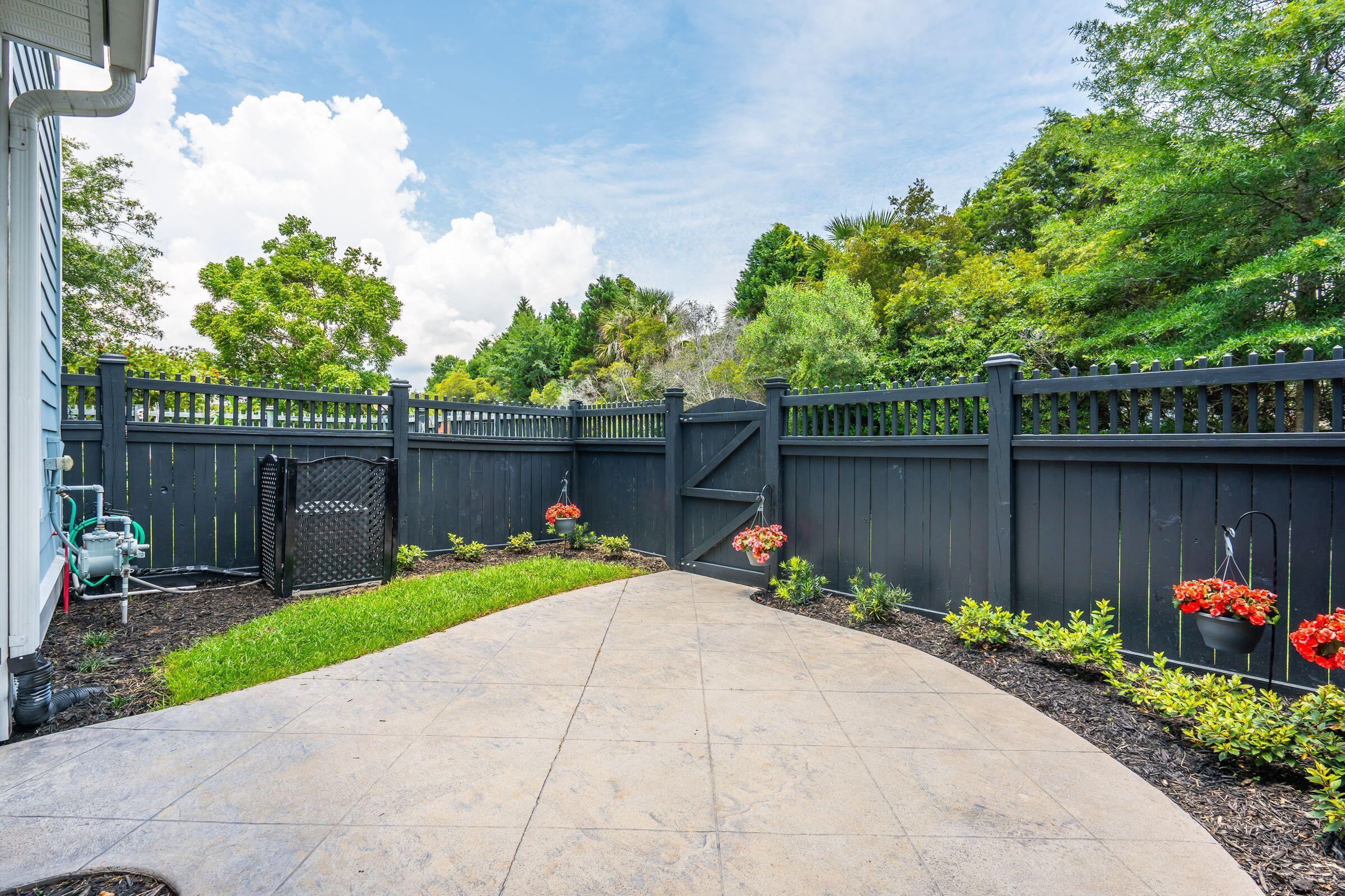 2069 Kings Gate Lane Mount Pleasant, SC 29466 - Photo 12 of 33