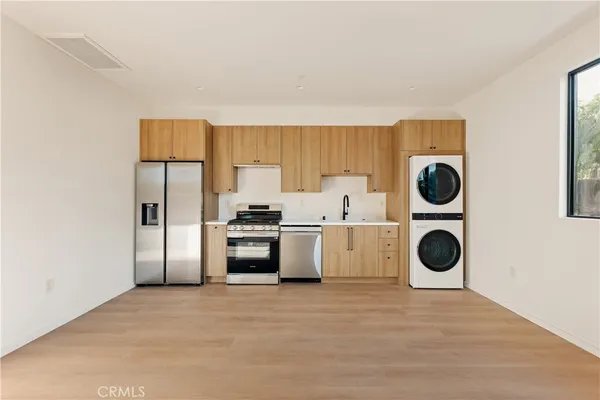 $1,749,000 | 17852 Saticoy Street, Reseda, CA 91335