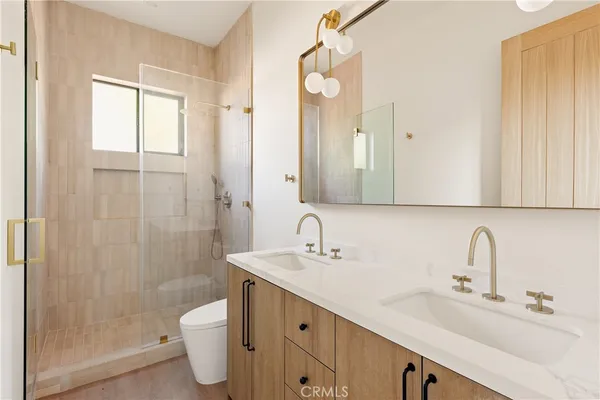 $1,749,000 | 17852 Saticoy Street, Reseda, CA 91335