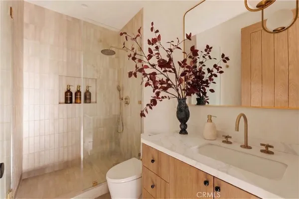 $1,749,000 | 17852 Saticoy Street, Reseda, CA 91335