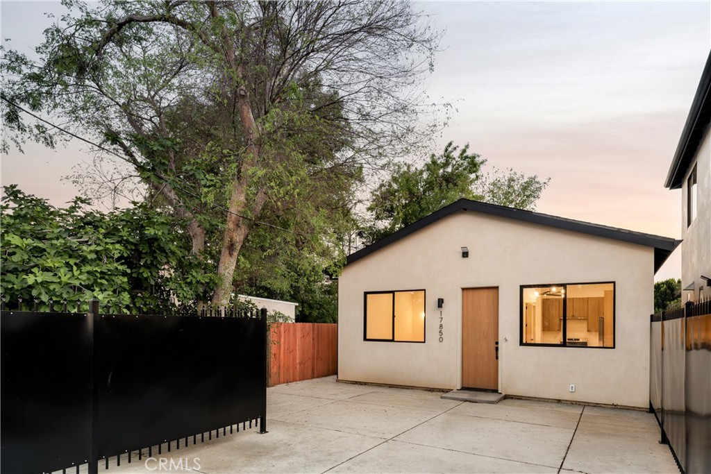 17852 Saticoy Street Reseda, CA 91335 - Photo 25 of 28 a view of backyard of the house