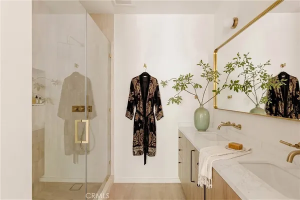 $1,749,000 | 17852 Saticoy Street, Reseda, CA 91335