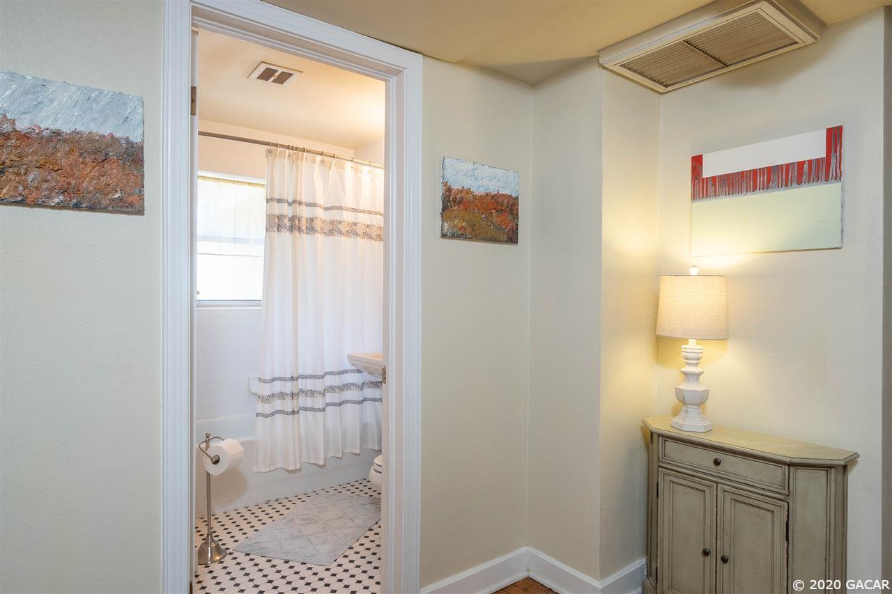 2711 Southwest 4th Place Gainesville, FL 32607 - Photo 21 of 28 Gallery Image 21
