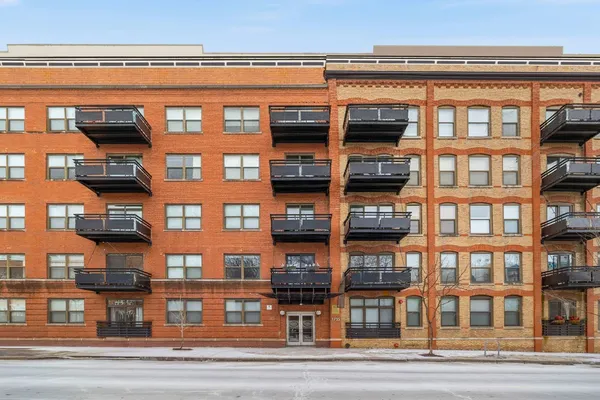 $3,295 | 1735 West Diversey Parkway, Unit 118, Chicago, IL 60614