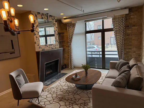 $3,295 | 1735 West Diversey Parkway, Unit 118, Chicago, IL 60614
