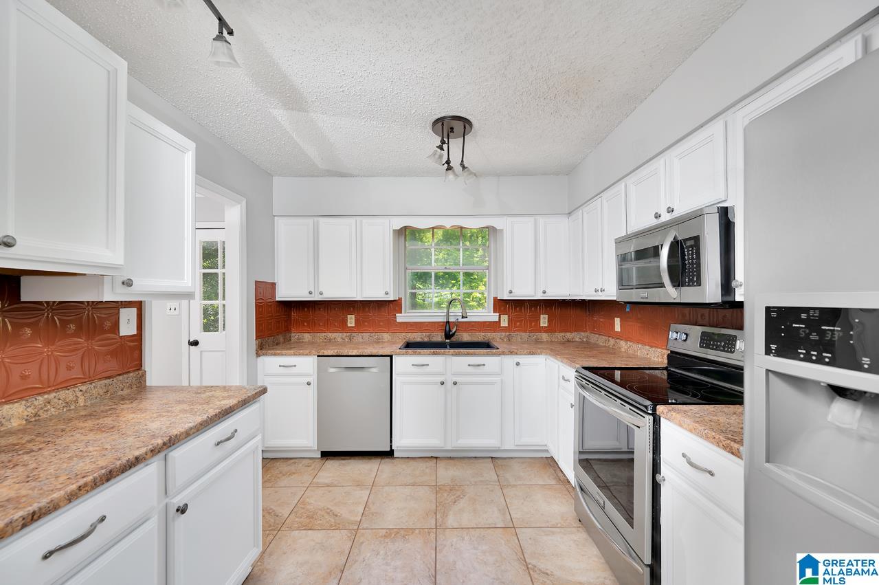 1207 Dunham Circle Helena, AL 35080 - Photo 5 of 15