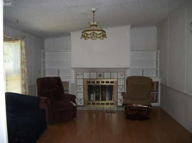 4064 Pierce Road Lapeer, MI 48446 - Photo 8 of 26 21178776-7.JPG