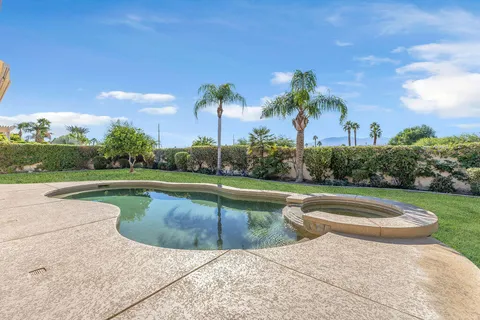 $1,050,000 | 29 Calle La Reina, Rancho Mirage, CA 92270