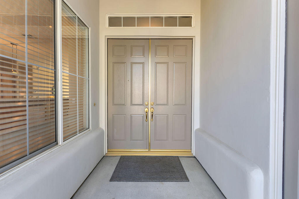 29 Calle La Reina Rancho Mirage, CA 92270 - Photo 5 of 49 a view of an entryway door