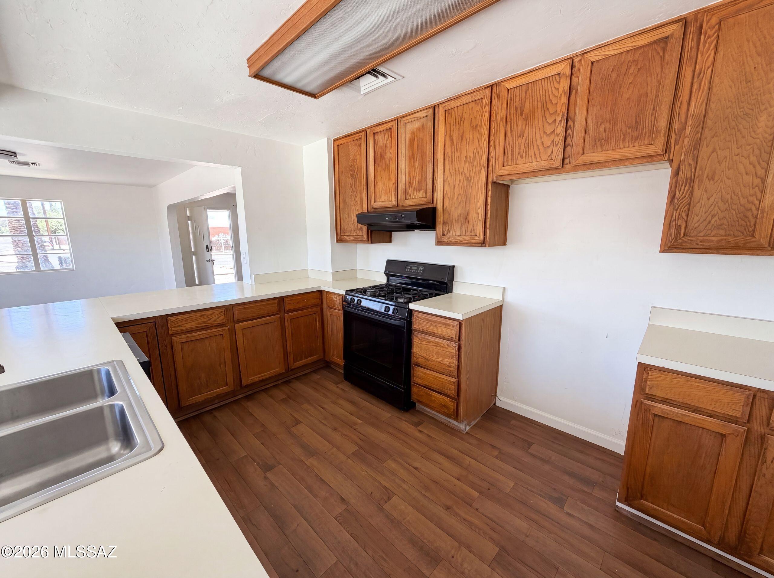 457 East Pastime Road Tucson, AZ 85705 - Photo 2 of 21