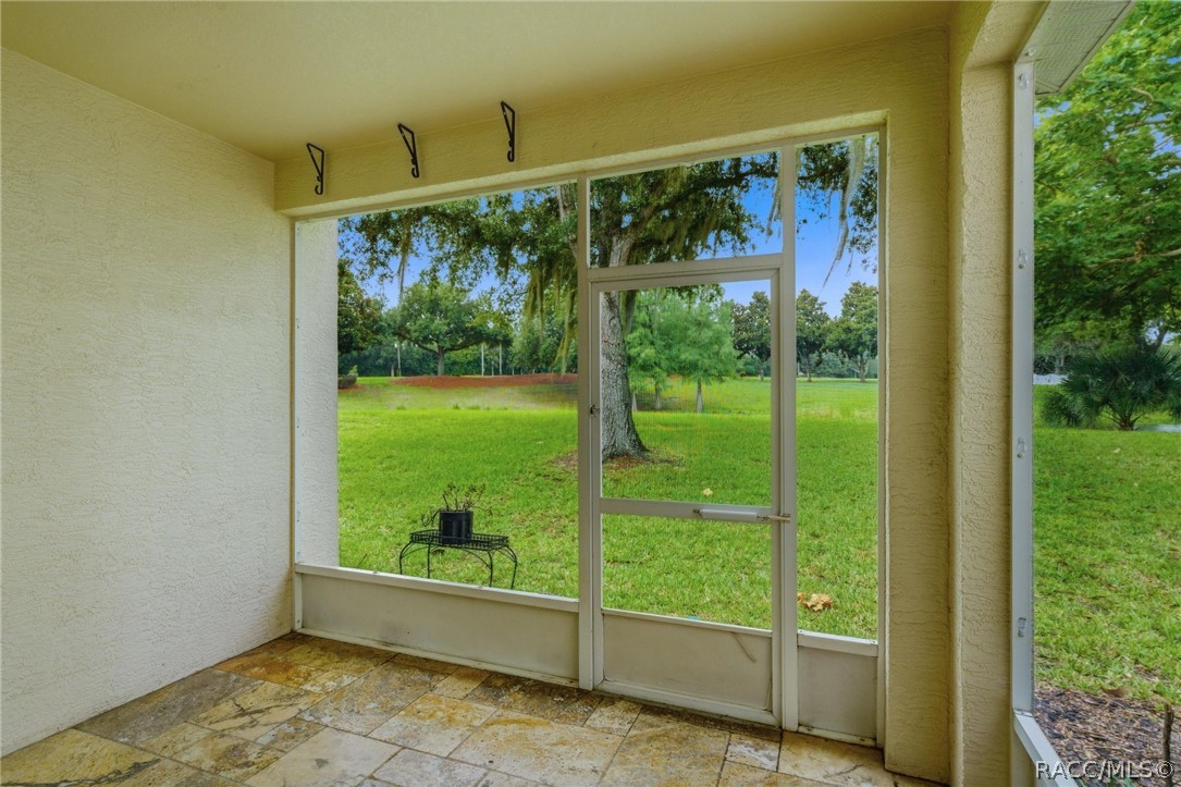 1672 West Spring Meadow Loop Lecanto, FL 34461 - Photo 3 of 42