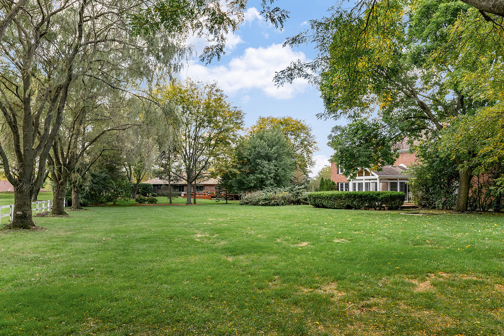2103 Shetland Road Inverness, IL 60010 - Photo 7 of 31