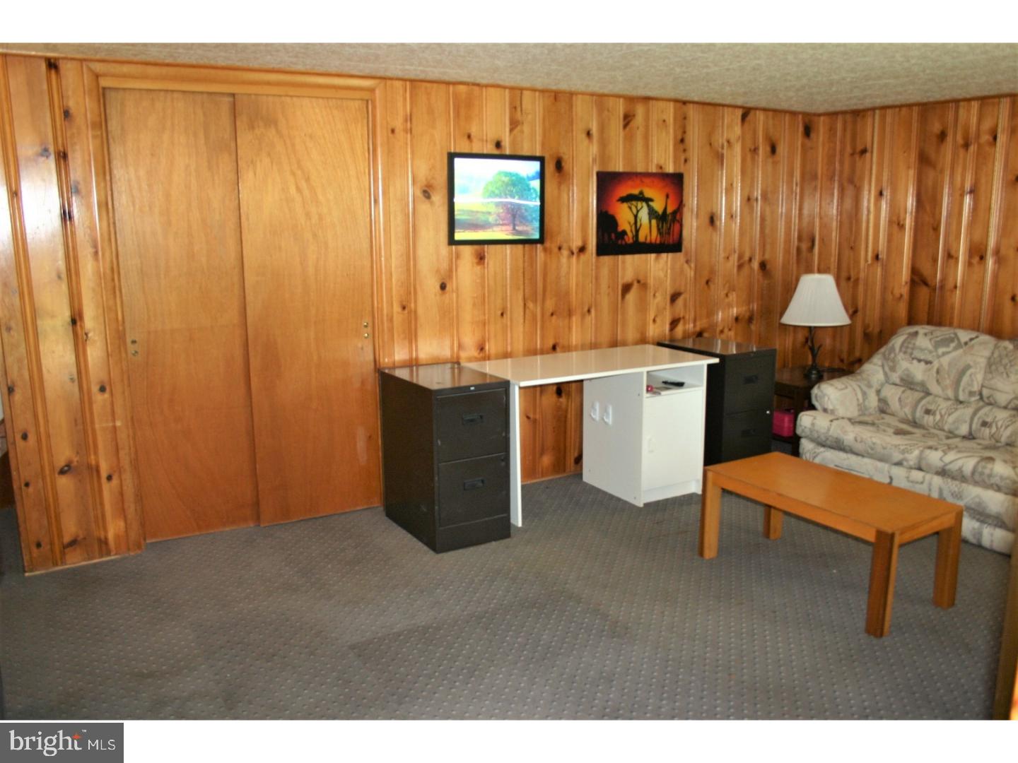 12423 Dunks Ferry Road Philadelphia, PA 19154 - Photo 22 of 25 Family Room