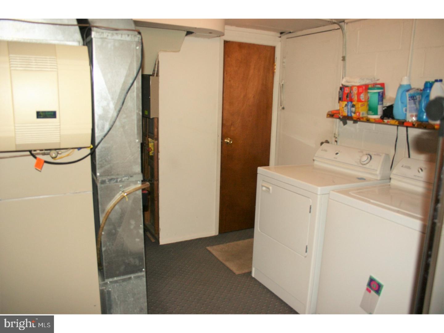 12423 Dunks Ferry Road Philadelphia, PA 19154 - Photo 23 of 25 Laundry Room